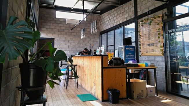 Menyesap Kopi nan Pahit dengan Suasana Industrial di Bitterway Coffee