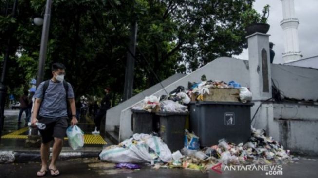 Sampah Menumpuk di Beberapa Sudut Kota Bandung, Begini Penjelasan DLH Jabar