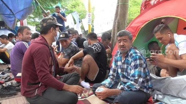 Ratusan Pengungsi Stres di Makassar: Pusing Tidak Kerja, Tidak Sekolah, Sakit, Mati