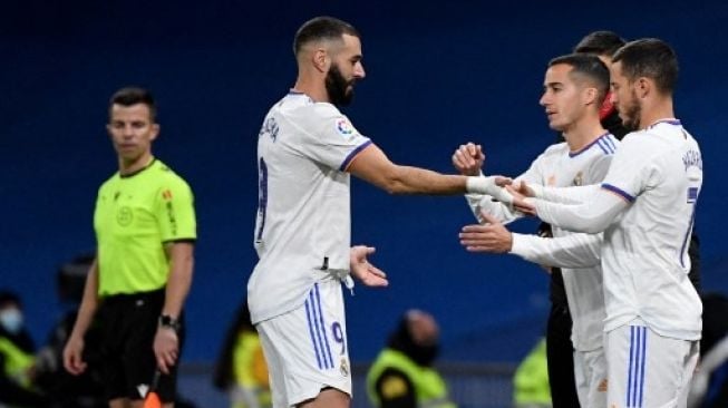 Pemain Real Madrid Eden Hazard menggantikan Karim Benzema dalam pertandingan La Liga kontra Rayo Vallecano pada 6 November 2021 di Santiago Bernabeu. [AFP]