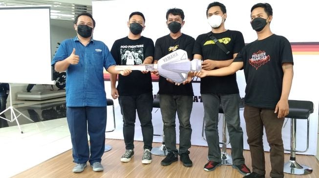 Empat builder terpilih mendapatkan kesempatan untuk memodifikasi Yamaha XSR 155 dengan konsep dan kreativitas masing-masing. Mereka adalah:Denny Andrean "Jandro" (Disaster 13) dan Hendra Cahyono (Pap n Mam Modified) dari Semarang, Jonathan Ricky (DM Work Motorcycle) dari Solo, serta Wendy Purnama (W Bike Kustom) dari Daerah Istimewa Yogyakarta secara simbolis menerima kunci Yamaha XSR 155 dari Yamaha [Yamaha DDS 3].