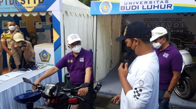 Kemenhub coba motor listrik , BL-CEVO1, juga ikut diuji ke Sirkuit Mandalika bersama BL-SEVO1 [Dok Universitas Budi Luhur].