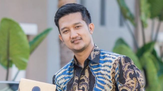 Profil Tom Liwafa, Crazy Rich Surabaya yang Urus Anak Vanessa Angel