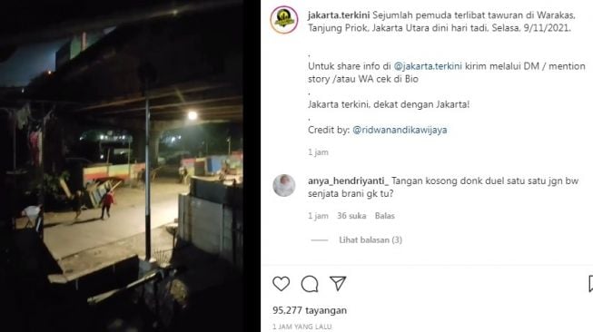 Unggahan tawuran remaja di Warakas, Jakarta Utara, Selasa (9/11/2021) dini hari. [Instagram@jakarta.terkini]