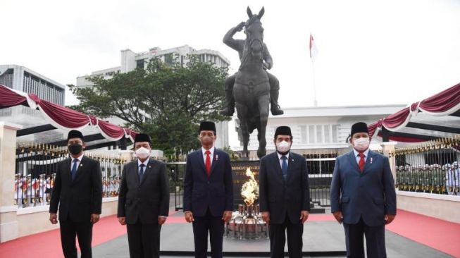 Resmikan Tugu Api di Kemhan, Jokowi: Salah Satu Pengingat Kobaran Semangat