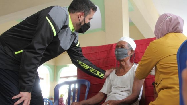 62,5 Persen Lansia di Sulawesi Selatan Sudah Disuntik Vaksin