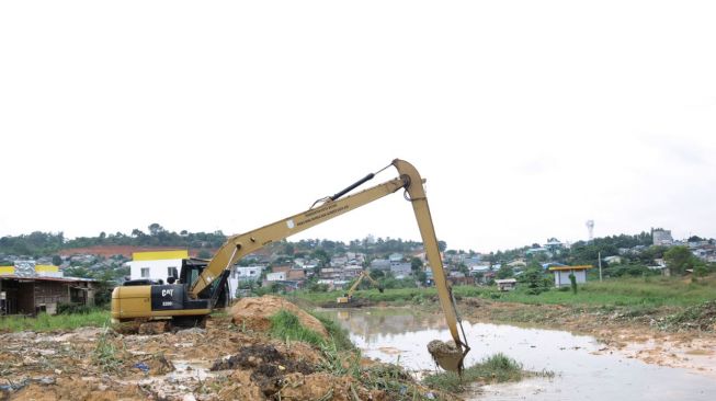 Kabil Banjir, Amsakar Sebut Drainase Tertutup karena Proyek Pembangunan PT Kaliban