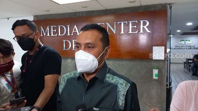 Ketua DPP Partai NasDem, Willy Aditya saat ditemui wartawan di gedung DPR RI. (Suara.com/Bagaskara)