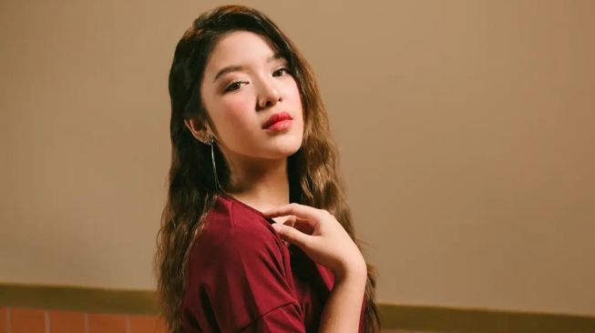 Gaya Tiara Andini ala Cewek Korea. [Instagram/tiaraandini]
