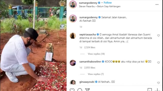 Momen Denny Sumargo Ziarah ke Makam Vanessa Angel. [Instagram/sumargodenny]