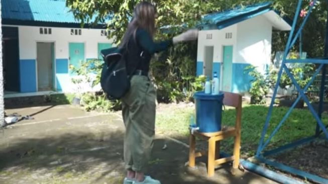 Potret sekolah yang dibangun keluarga Cinta Laura [YouTube/Cinta Laura Kiehl]