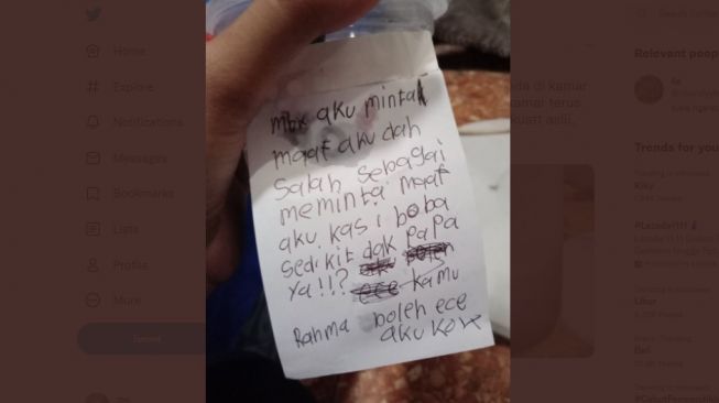 Surat adek yang minta maaf ke kakaknya bikin gemas. [Twitter]