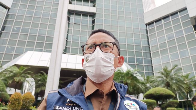 Menteri Parekraf, Sandiaga Uno saat ditemui usai meluncurkan mobil vaksin keliling. (Restu Fadilah/SATUBERITA.CO.ID)