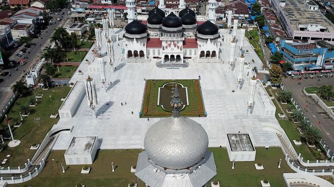 Melihat Keindahan Masjid Raya Baiturrahman Di Aceh 