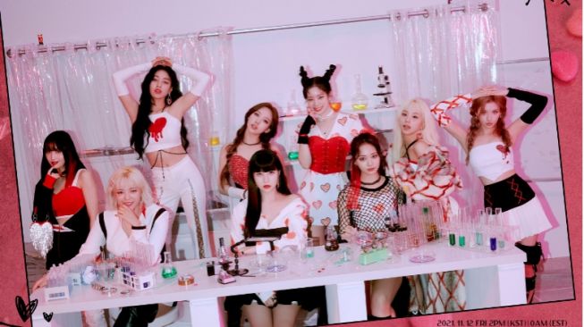 Lirik Lagu Merry & Happy - TWICE