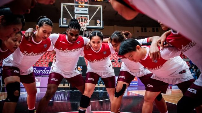 Para pemain Timnas Basket Putri Indonesia. [dok. FIBA]