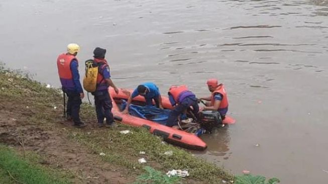 Menghilang Sehari, Pemuda Ini Ditemukan Tak Bernyawa di Kali Cideng Gambir