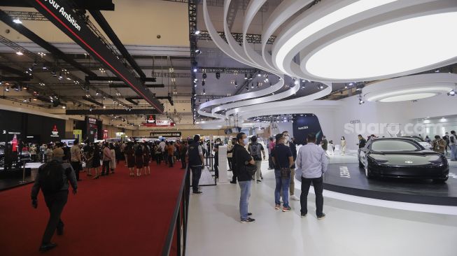 Antusiasme Pengunjung Hadiri Pameran Otomotif GIIAS 2021