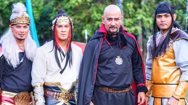 Para pemeran serial Angling Dharma di antaranya: Afdhal Yusman, Choky Andriano dan Ahmad Affandy. [MAXstream]