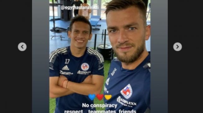 Pemain FK Senica Egy Maulana Vikri dan Milan Jurdik. (Instagram/@fk_senica)
