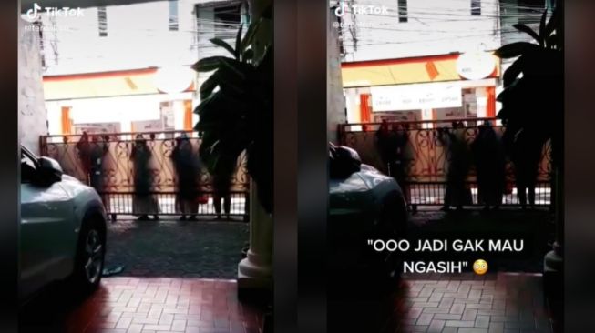 Viral Segerombolan Pengemis Ditolak Pemilik Rumah, Pengemis: Oh Jadi Gak Mau Ngasih?