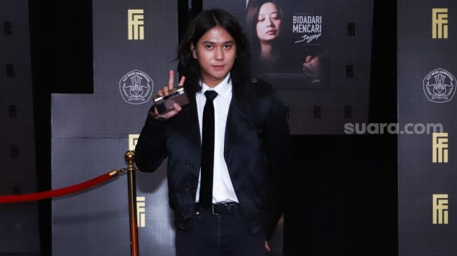 Iqbaal Ramadhan: Saya Punya 99 Masalah, Tapi Cinta Bukan Salah Satunya