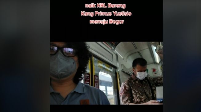 Primus Yustisio naik KRL. [TikTok/ayisahrulhamzah]