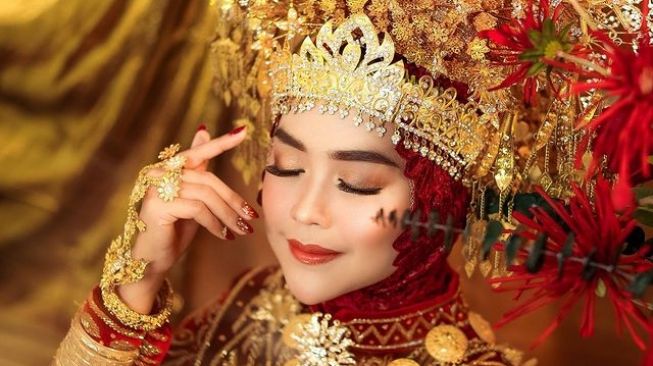 Potret Prewedding Ria Ricis dan Teuku Ryan Pakai Adat Aceh. [Instagram/fdphotography90]