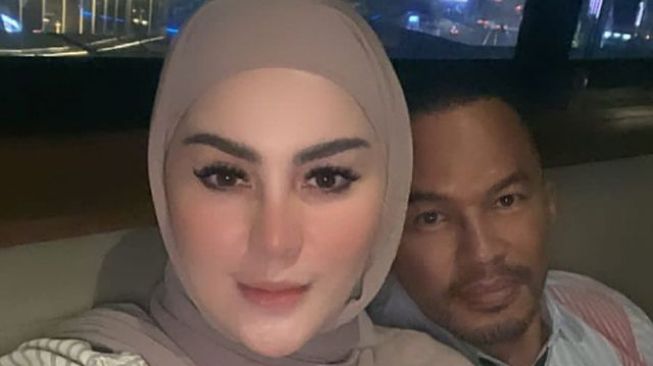 8 Potret Terbaru Jennifer Dunn Dan Faisal Harris Makin Lengket 