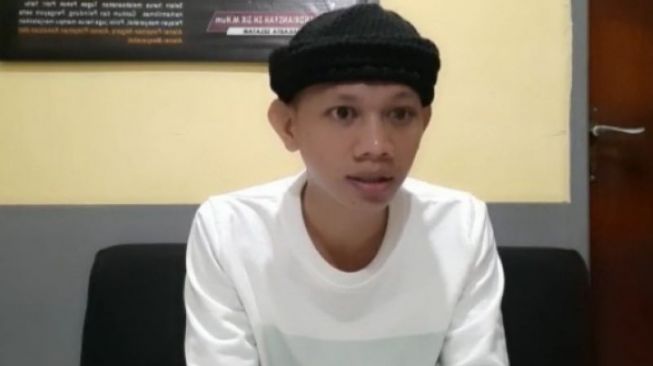 YouTuber Savas Fresh alias Safriansyah meminta maaf kepada publik atas tindakannya terhadap Atta Halilintar, Kamis (11/11/2021). [Dok. Pokja Jakarta Selatan]