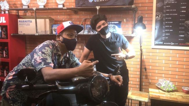 Mampir di Scooter VIP, Vespa Pertama Atta Halilintar Jadi Makin Menawan