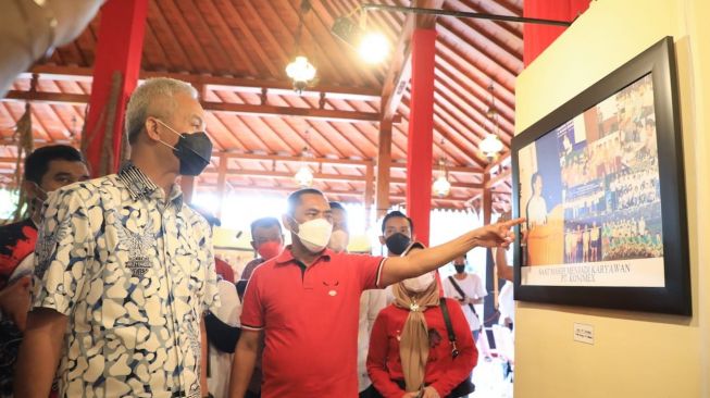 Foto Adhu Bathuk Dterjemahkan Aneh-Aneh, Gubernur Ganjar dan Rusyatmo Ngakak Bareng