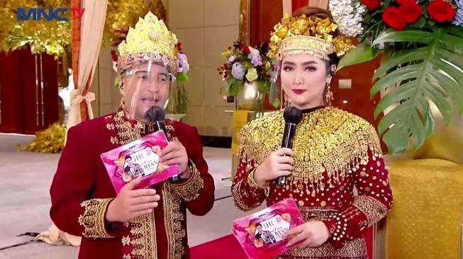 Gaya Artis di Akad Nikah Ria Ricis. [Youtube/MNCTV Official]