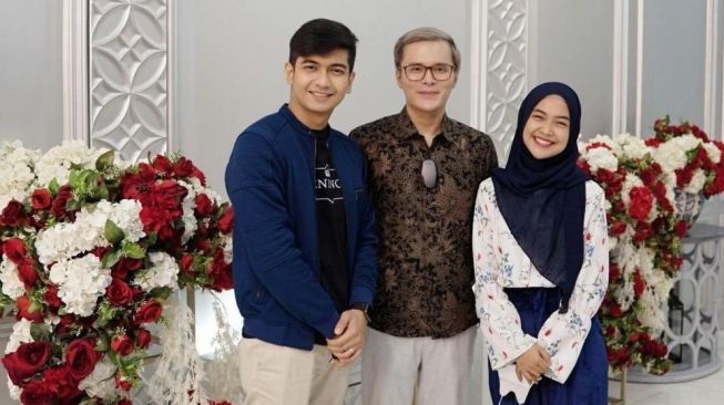 Ria Ricis bersama Teuku Ryan dan Dokter Oky Pratama. [dokumentasi pribadi]