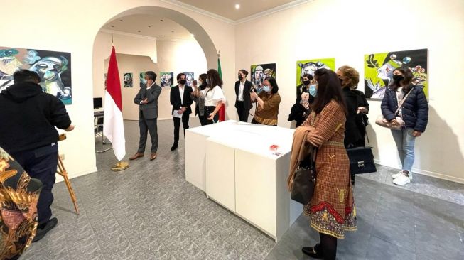 Suasana pameran Tondi Hasibuan di Roma, Italia. [dokumentasi pribadi]