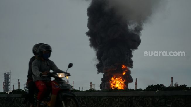 Satu Tangki Kilang Minyak di Cilacap Terbakar, Pengamat Soroti Dampak Ekonominya