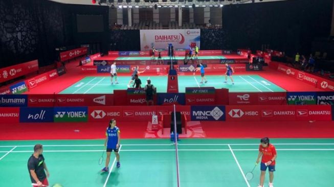 Timnas Mulai Coba Lapangan Utama Indonesia Badminton Festival