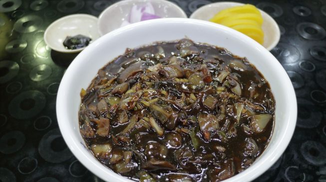 Juara MasterChef Indonesia Sulap Sandwich Jadi Jajangmyeon, Cara Buat Mi Super Mindblowing