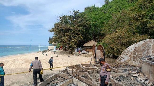 Kebakaran di Karma Kandara Bali Awalnya Diketahui Satpam Villa di Pantai Melasti