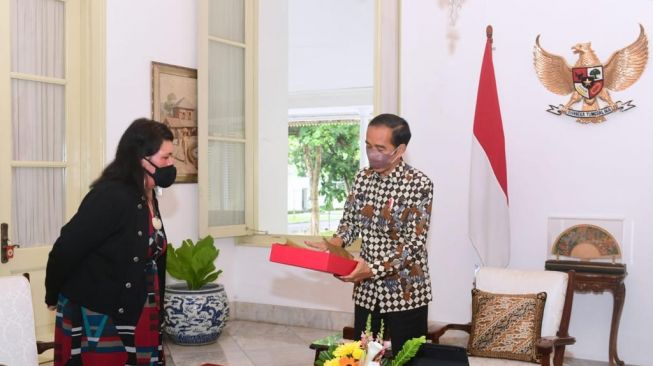 Presiden Joko Widodo menerima kunjungan kehormatan Menteri Luar Negeri Selandia Baru Nanaia Mahuta di Istana Merdeka, Jakarta, Senin (15/11/2021). [Muchlis Jr - Biro Pers Sekretariat Presiden]