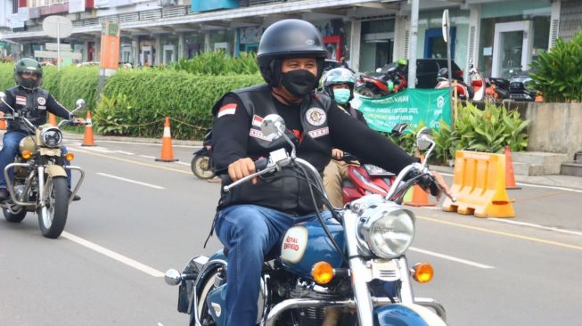 Tri Adhianto bersama Royal Rider Indonesia Chapter Bekasi Bikin Pemandangan Baru