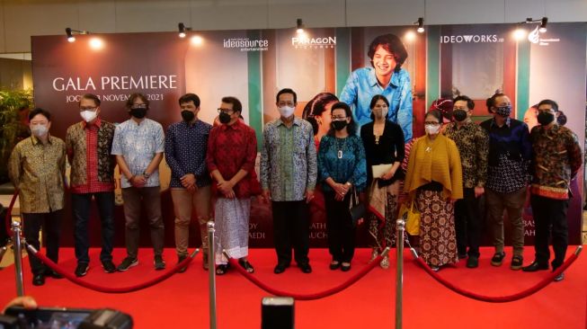 Sri Sultan Hamengkubowono X hadiri gala premier film Losmen Bu Broto di Yogyakarta, Sabtu (13/11/2021). [Paragon Pictures]