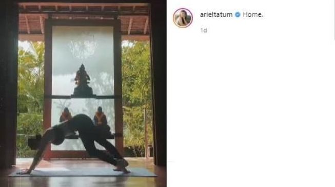 Postingan Ariel Tatum yang mengundang komentar agama dari Warganet. [Instagram]