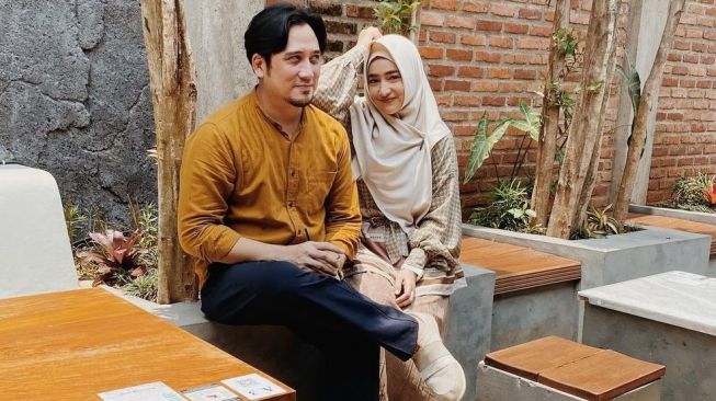 Artis Menikah Dengan Orang Aceh (Instagram/@cindyfatikasari18)