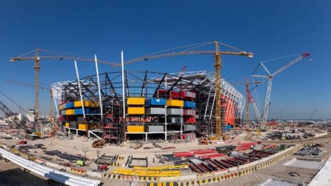 Suasana proyek pembangunan Stadion Ras Abu Aboud, salah satu stadion yang akan digunakan pada Piala Dunia FIFA 2022 di Doha di Qatar, Rabu (25/9/2019). [AFP]