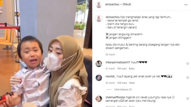 Larissa Chou tenangkan putranya (instagram.com)