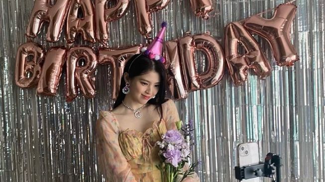 Han So Hee ulang tahun. [Instagram/xeexoxee]