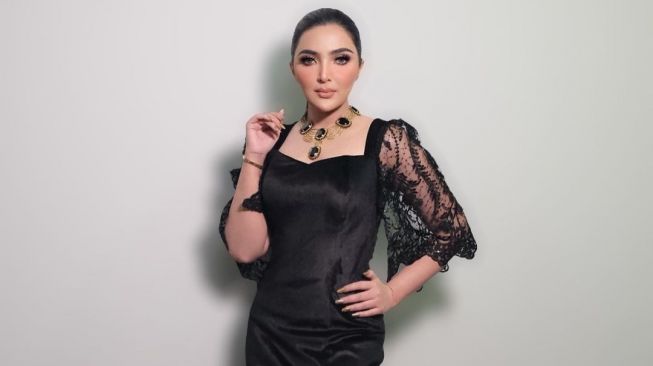 Adu Gaya Artis di AMI Awards (instagram/@ashanty_ash)