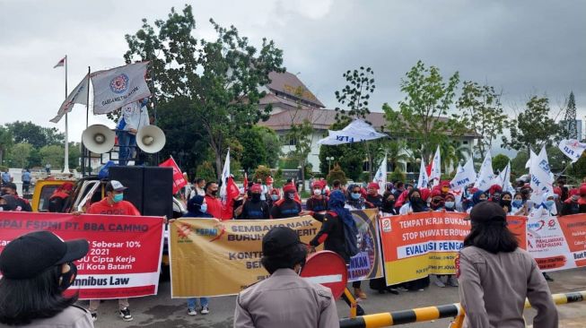 Tolak Kenaikan Rp30 Ribu, Serikat Buruh Minta Kenaikan UMK 7-20 Persen