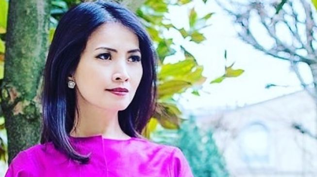 Siap Maju Jadi Caleg, Liliana Tanusudibjo Anggun Tenteng Tas Rp760 Jutaan Sambil Rangkul Suami